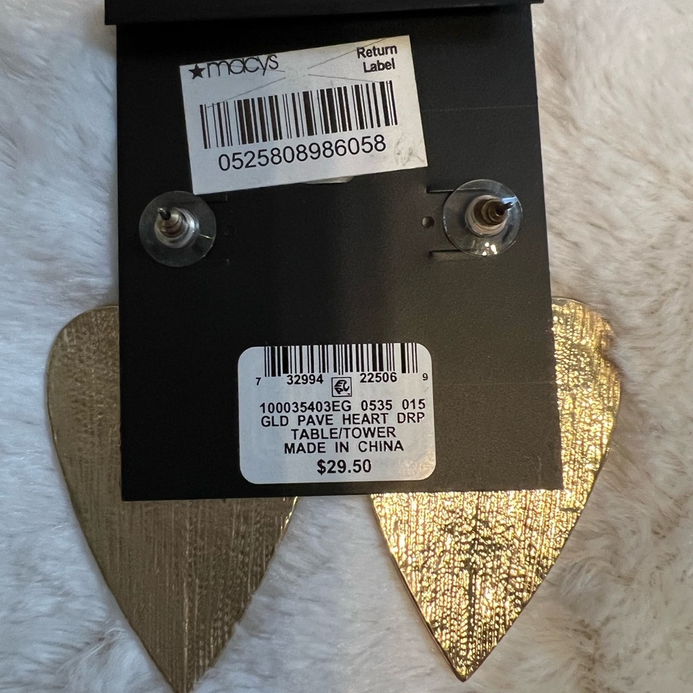 ✨Macy's x Thalia Sparkling Gold Pavé Heart Earrings✨ - Picture 3 of 4